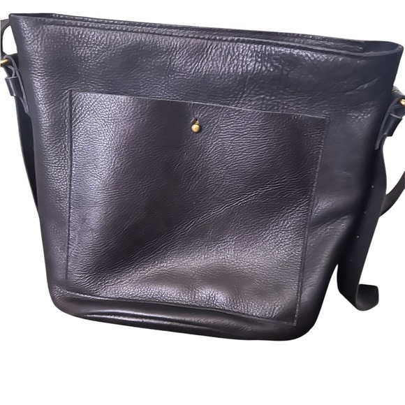 Madewell Handbags - Madewell Black Leather Crossbody Bag